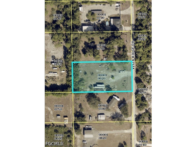 1.245 acres fully fenced in and with a well in place already - photo 1