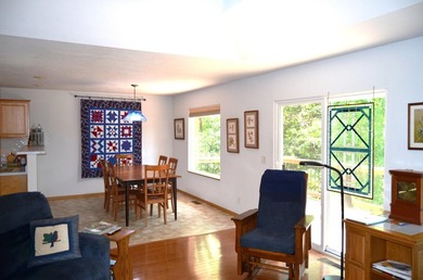 Welcome home to this beautifully maintained, one-owner residence - photo 5