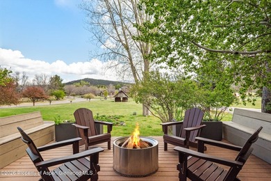 Strategically located on a generous lot overlooking the 11th tee - photo 12