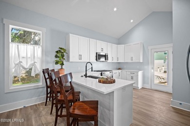 Welcome to this beautifully crafted 2-bedroom, 2-bath cottage - photo 12