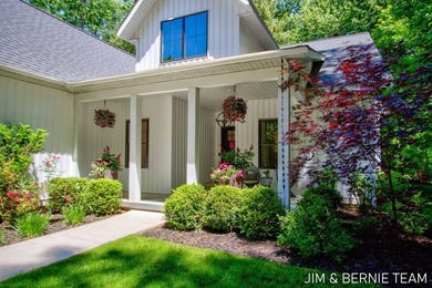 5-bedroom, 3-bathroom custom-built home offering more than 3,200 - photo 2