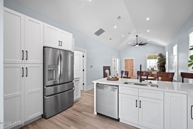 Welcome to this beautifully crafted 2-bedroom, 2-bath cottage - photo 15