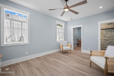 Welcome to this beautifully crafted 2-bedroom, 2-bath cottage - photo 17