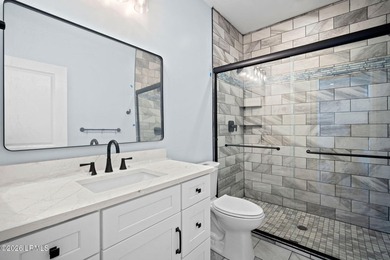 Welcome to this beautifully crafted 2-bedroom, 2-bath cottage - photo 20