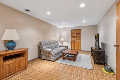 Pristinely quiet, walkable to private beach, restaurants, Lord - photo 24