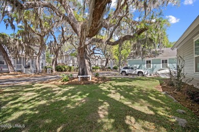 Welcome to this beautifully crafted 2-bedroom, 2-bath cottage - photo 29