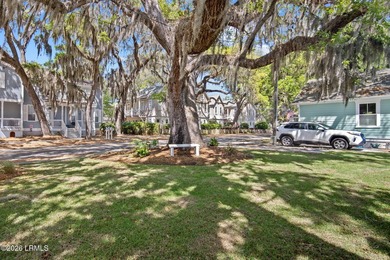 Welcome to this beautifully crafted 2-bedroom, 2-bath cottage - photo 30