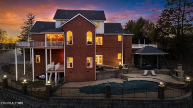 Set along the shores of Douglas Lake, this stunning lakefront - photo 2