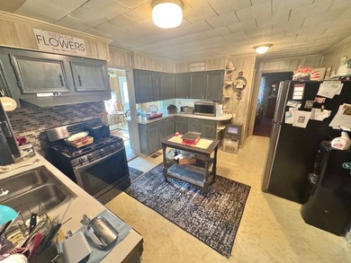 Don't miss this opportunity to own a spacious and partially - photo 9