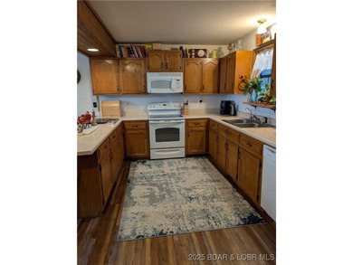 What a lovely family home with large rooms so close to the Lake - photo 11