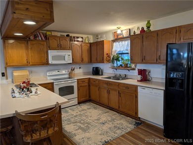 What a lovely family home with large rooms so close to the Lake - photo 13
