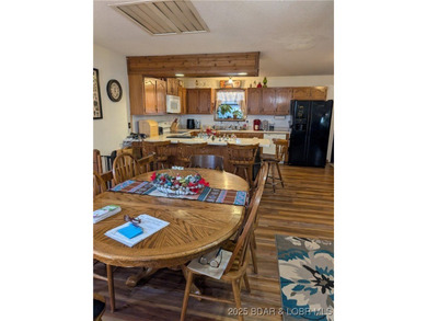 What a lovely family home with large rooms so close to the Lake - photo 17