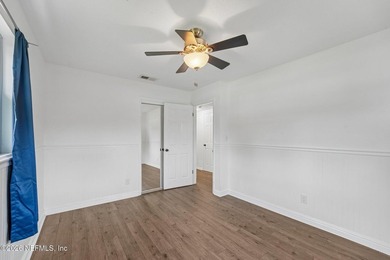 Beautifully updated 3-bedroom, 2-bath 1 car garage home in - photo 22