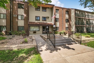 Beautifully updated 2-bedroom, 2-bath condo offering 1,170 - photo 24