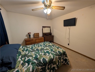 What a lovely family home with large rooms so close to the Lake - photo 28