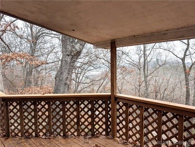 What a lovely family home with large rooms so close to the Lake - photo 34