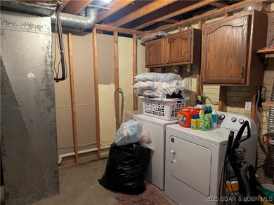What a lovely family home with large rooms so close to the Lake - photo 48