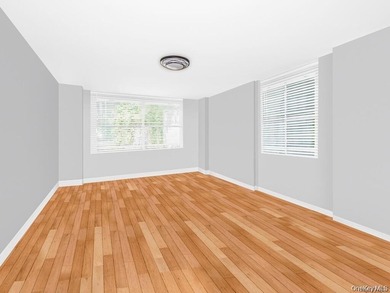 Welcome to a beautiful and amazingly maintained 2 Beds/ 2 Bath - photo 2