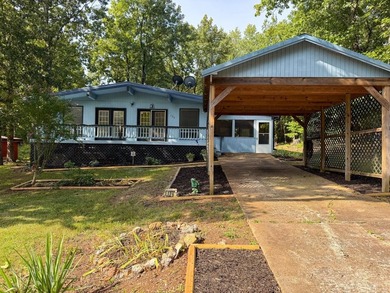 Here is your opportunity to own a charming 2-bedroom, 1-bath - photo 1