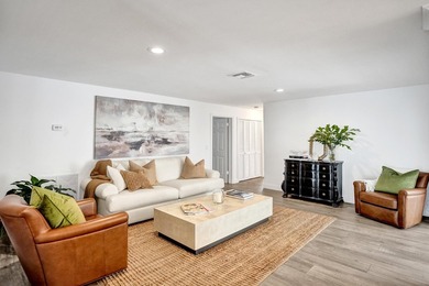 True 4 bedroom, 3 bath pool home in Coral Ridge Country Club - photo 11
