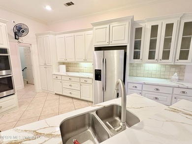 This pretty one-story home has an excellent floorplan and superb - photo 17