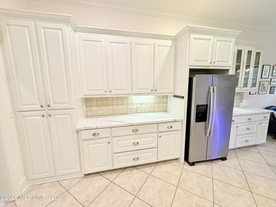 This pretty one-story home has an excellent floorplan and superb - photo 18