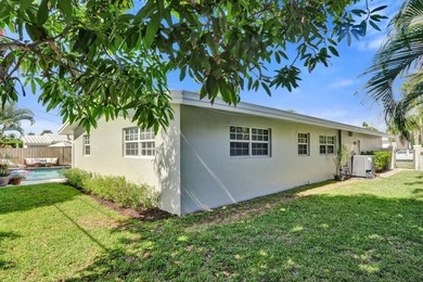 True 4 bedroom, 3 bath pool home in Coral Ridge Country Club - photo 18