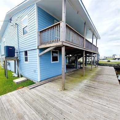 Waterfront property with canal frontage offering direct access - photo 20