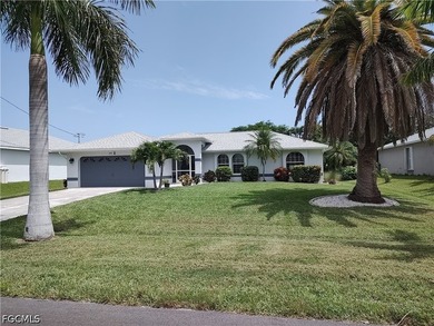 Location! Location! Location! Don't miss this great 3 Bedroom / - photo 1