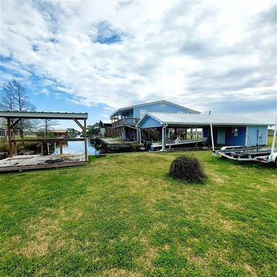 Waterfront property with canal frontage offering direct access - photo 21