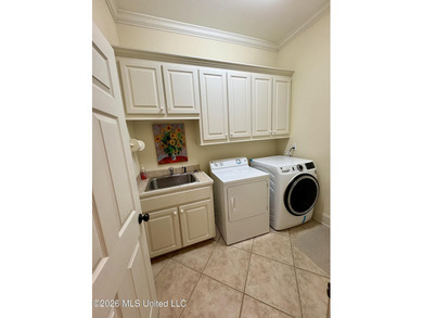 This pretty one-story home has an excellent floorplan and superb - photo 25