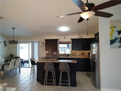 Location! Location! Location! Don't miss this great 3 Bedroom / - photo 7
