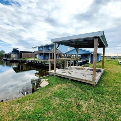 Waterfront property with canal frontage offering direct access - photo 27