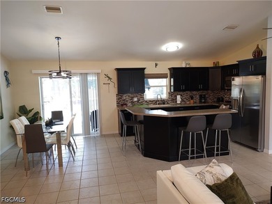Location! Location! Location! Don't miss this great 3 Bedroom / - photo 8