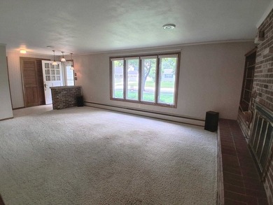 Welcome to 1232 Driftwood Drive-a cherished, one-owner custom - photo 3