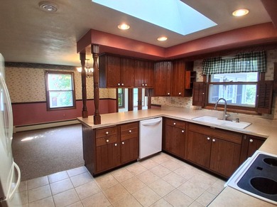 Welcome to 1232 Driftwood Drive-a cherished, one-owner custom - photo 8