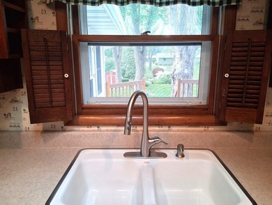 Welcome to 1232 Driftwood Drive-a cherished, one-owner custom - photo 10