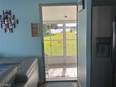 Want to live RIGHT on the water? Look no further. This community - photo 4