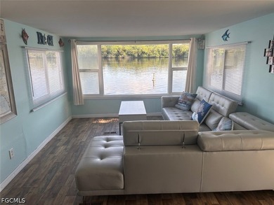 Want to live RIGHT on the water? Look no further. This community - photo 8