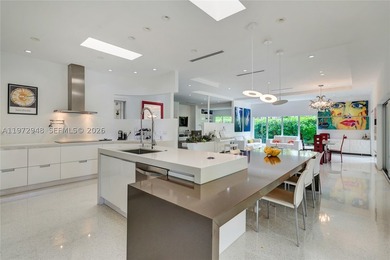 Located in Bay Heights, this 4-bedroom, 4.5-bath residence - photo 16