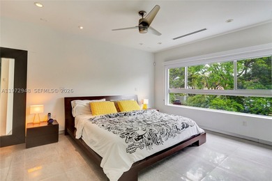 Located in Bay Heights, this 4-bedroom, 4.5-bath residence - photo 20