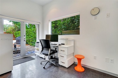 Located in Bay Heights, this 4-bedroom, 4.5-bath residence - photo 27