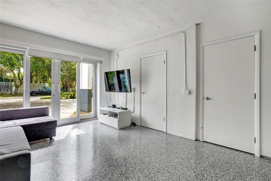 Located in Bay Heights, this 4-bedroom, 4.5-bath residence - photo 30