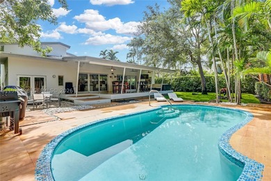 Located in Bay Heights, this 4-bedroom, 4.5-bath residence - photo 34