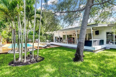 Located in Bay Heights, this 4-bedroom, 4.5-bath residence - photo 35