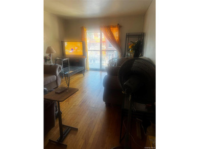 Investor's dream! Wakefield, The Bronx; delivers this amaizing 6 - photo 6
