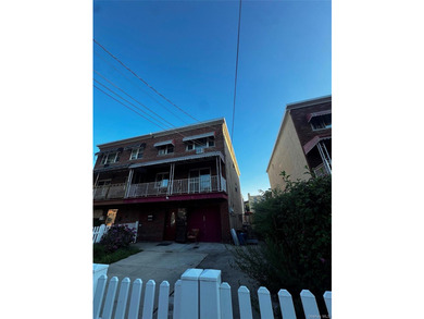 Investor's dream! Wakefield, The Bronx; delivers this amaizing 6 - photo 7