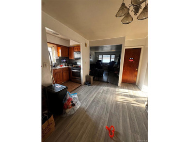 Investor's dream! Wakefield, The Bronx; delivers this amaizing 6 - photo 10