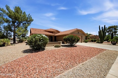 Open, bright, and spacious detached home with fenced backyard - photo 2