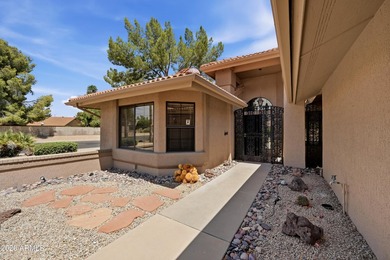 Open, bright, and spacious detached home with fenced backyard - photo 4